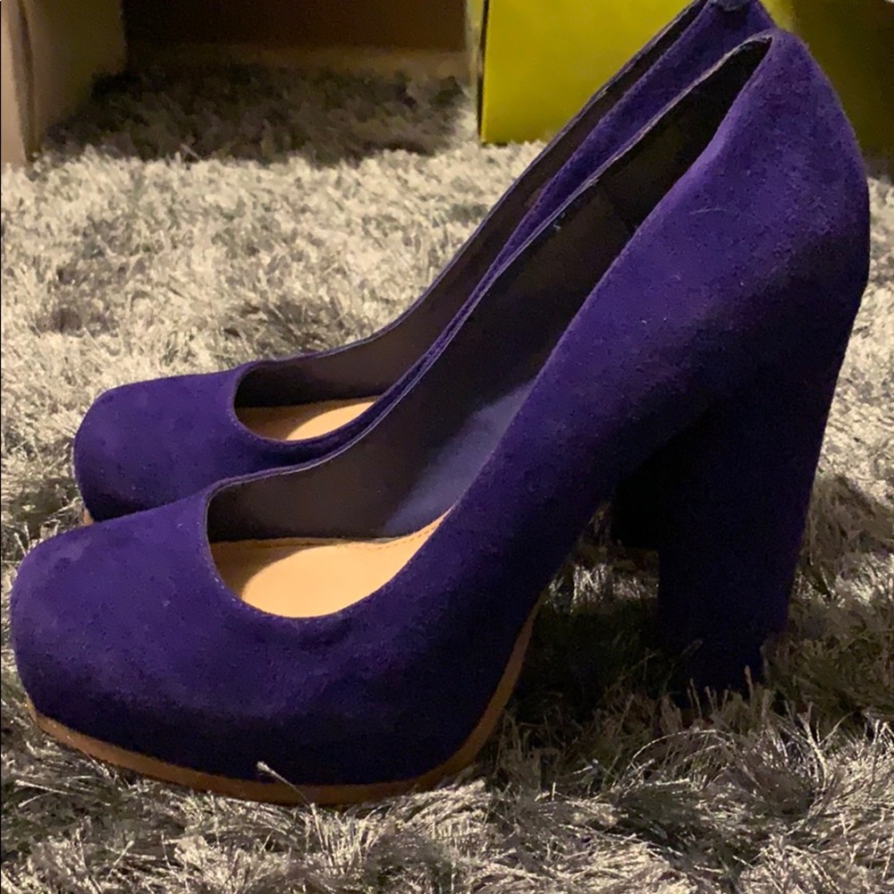 Cobalt blue suede Steve Madden heel